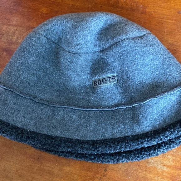 Roots gray bucket hat - Picture 2 of 4